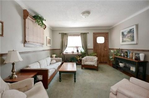 404 Mary St, House detached with 2 bedrooms, 2 bathrooms and 3 parking in Whitby ON | Image 5