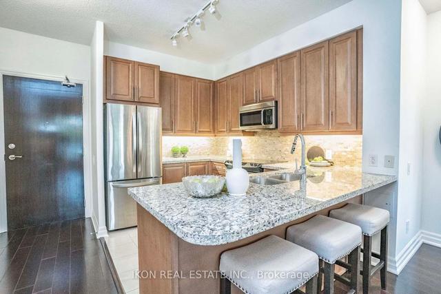 208 - 17 Ruddington Dr, Condo with 2 bedrooms, 2 bathrooms and 2 parking in Toronto ON | Image 4