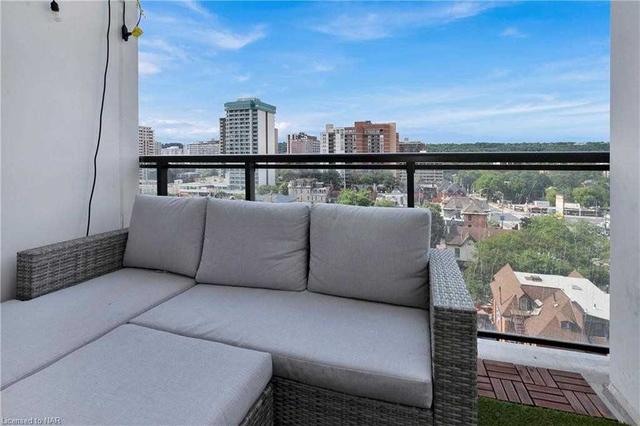 915 - 15 Queen St, Condo with 2 bedrooms, 1 bathrooms and 1 parking in Hamilton ON | Image 10