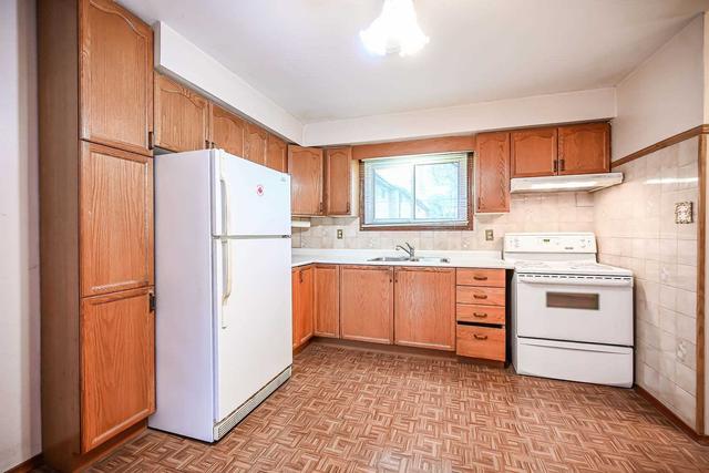 32 Riverdale Dr, Townhouse with 3 bedrooms, 2 bathrooms and 1 parking in Hamilton ON | Image 38