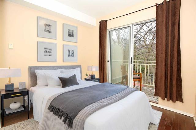 b - 11 Walter St, Townhouse with 2 bedrooms, 1 bathrooms and 1 parking in Toronto ON | Image 5