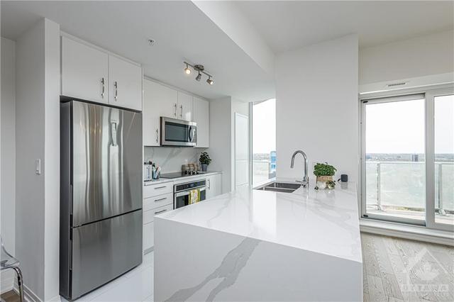 3404 - 805 Carling Avenue, Condo with 2 bedrooms, 2 bathrooms and 1 parking in Ottawa ON | Image 5