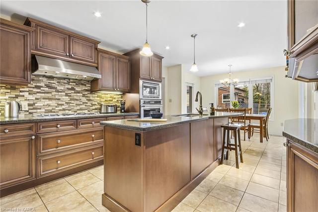 636 Rankin Crescent, House detached with 5 bedrooms, 3 bathrooms and 6 parking in Kingston ON | Image 3