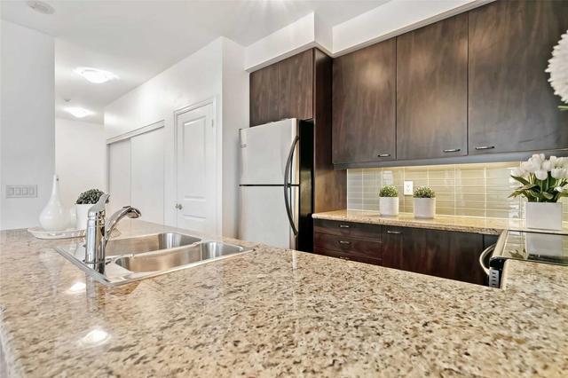 703 - 500 St Clair Ave, Condo with 2 bedrooms, 1 bathrooms and 1 parking in Toronto ON | Image 6