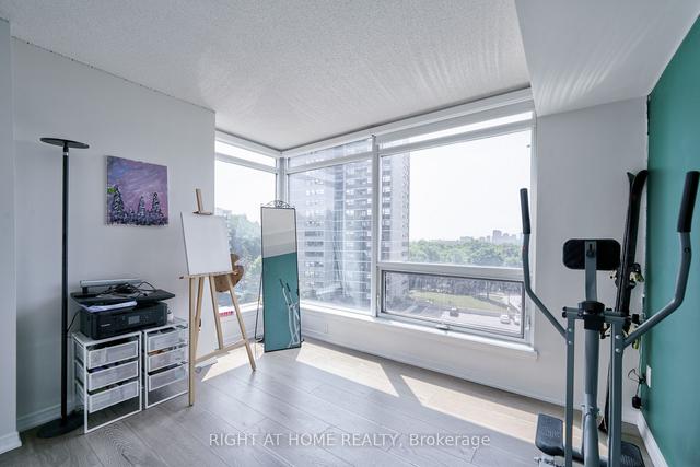 813 - 18 Valley Woods Rd, Condo with 2 bedrooms, 2 bathrooms and 1 parking in Toronto ON | Image 8