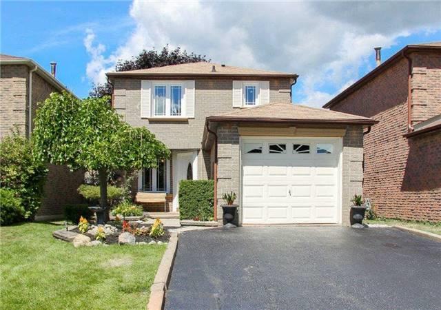 18 Stockbridge Cres, House detached with 3 bedrooms, 3 bathrooms and 4 parking in Ajax ON | Image 1