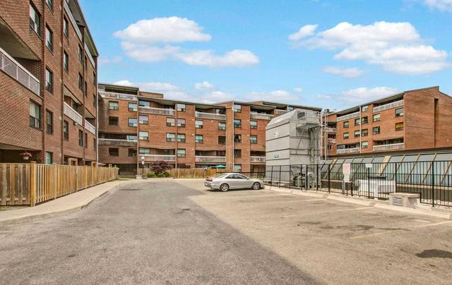505 - 4064 Lawrence Ave E, Condo with 3 bedrooms, 1 bathrooms and 1 parking in Toronto ON | Image 1