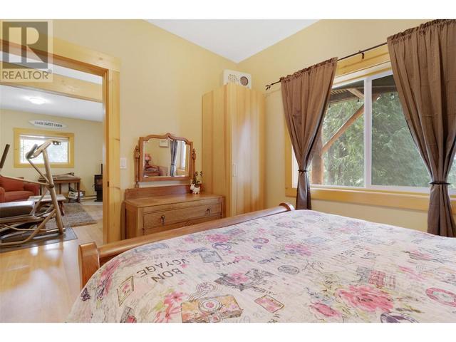 63 Walker Road, House detached with 5 bedrooms, 2 bathrooms and null parking in North Okanagan F BC | Image 50