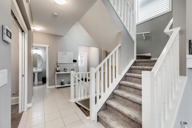 127 Hillcrest Circle Sw, House detached with 4 bedrooms, 3 bathrooms and 4 parking in Calgary AB | Image 11