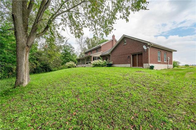 4648 Side Road 10 North Road N, House detached with 4 bedrooms, 2 bathrooms and 10 parking in Puslinch ON | Image 46