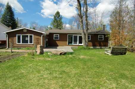 855 Kennedy Rd, House detached with 2 bedrooms, 1 bathrooms and 6 parking in Innisfil ON | Image 3