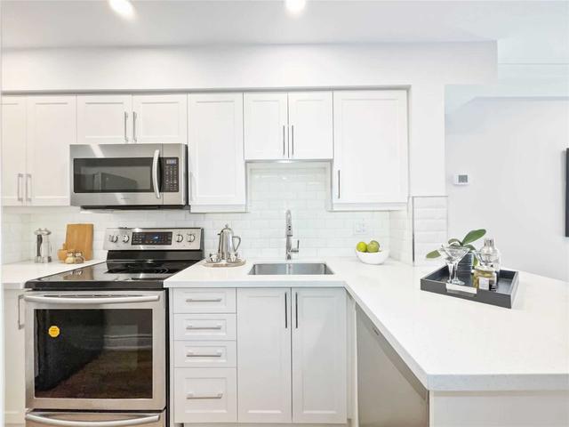 4 - 217 St. George St, Townhouse with 1 bedrooms, 1 bathrooms and 1 parking in Toronto ON | Image 1