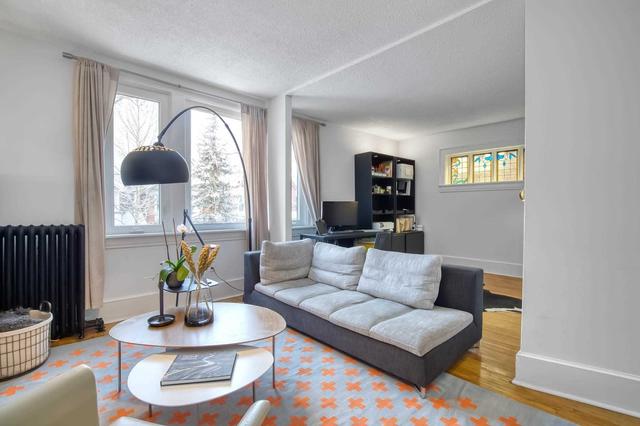 upper - 141 Marion St, House detached with 2 bedrooms, 2 bathrooms and 1 parking in Toronto ON | Image 3