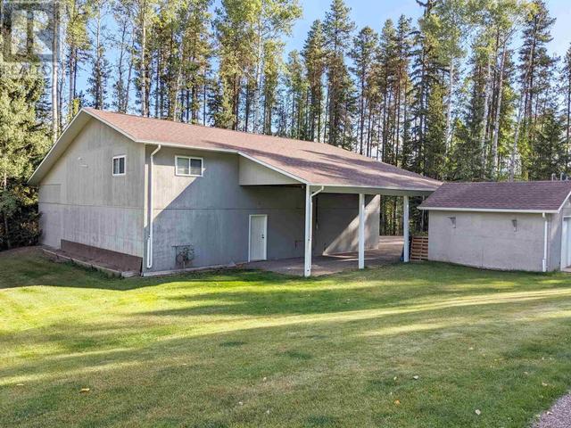 8639 Kroeker Road, House detached with 4 bedrooms, 3 bathrooms and null parking in Bulkley Nechako A BC | Image 9