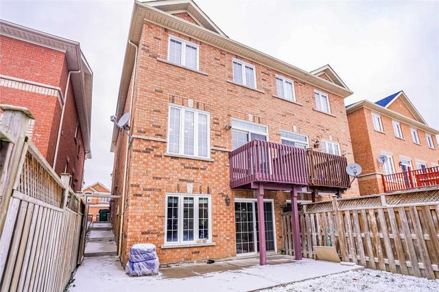 106 Calm Waters Cres, House semidetached with 3 bedrooms, 4 bathrooms and 3 parking in Brampton ON | Image 26