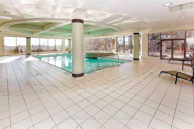 1136 - 3888 Duke Of York Blvd, Condo with 1 bedrooms, 1 bathrooms and 1 parking in Mississauga ON | Image 12