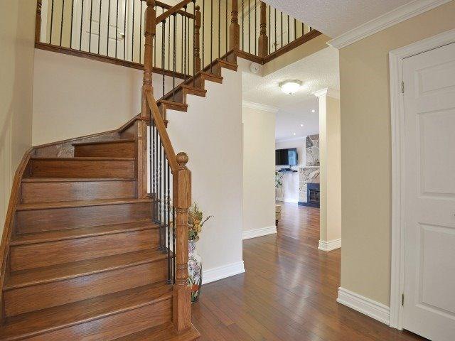 193 London Rd, House detached with 4 bedrooms, 4 bathrooms and 5 parking in Newmarket ON | Image 3
