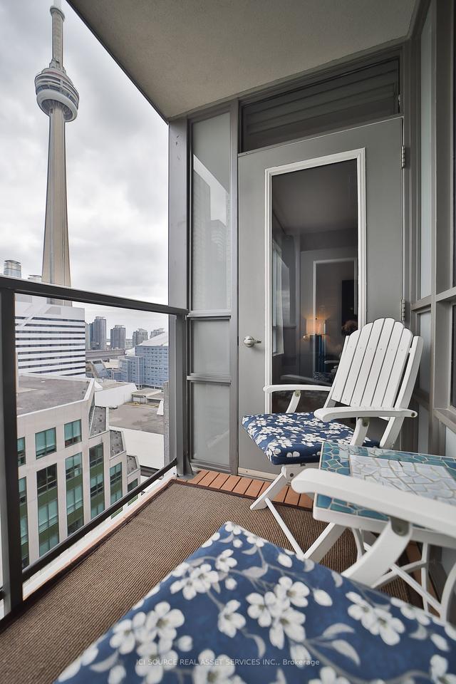 2104 - 20 Blue Jays Way, Condo with 2 bedrooms, 2 bathrooms and 2 parking in Toronto ON | Image 2