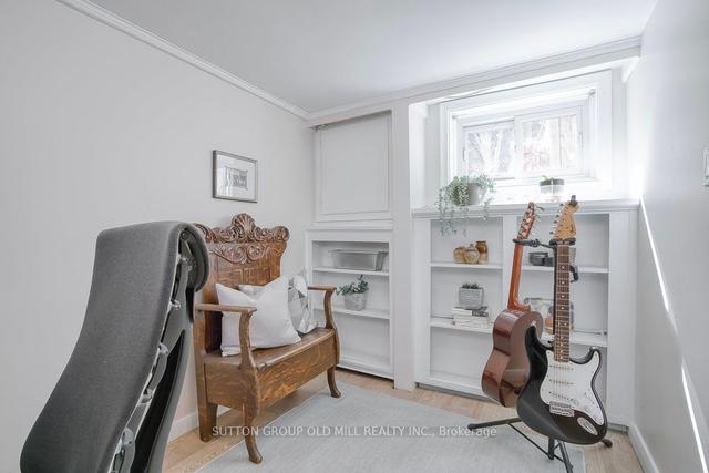 4 Sevenoaks Ave, House detached with 3 bedrooms, 2 bathrooms and 4 parking in Toronto ON | Image 18