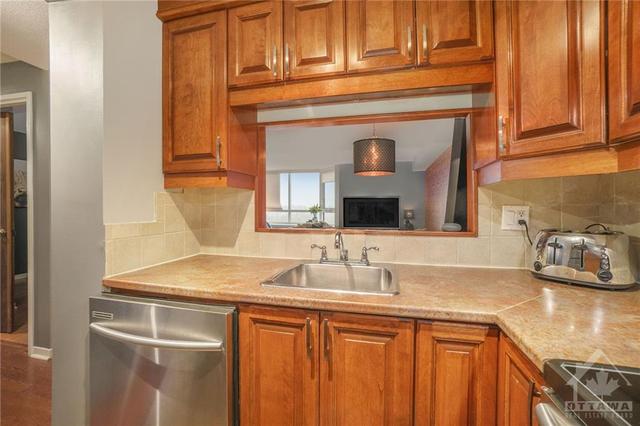 1201 - 80 Sandcastle Drive, Condo with 2 bedrooms, 2 bathrooms and 1 parking in Ottawa ON | Image 16