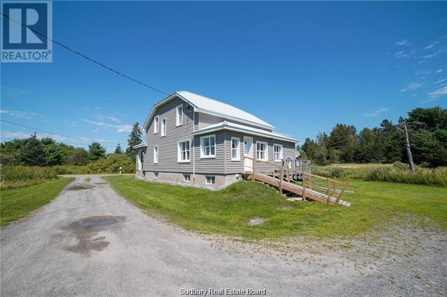 802 Piquette Road, House detached with 4 bedrooms, 1 bathrooms and null parking in West Nipissing ON | Image 2