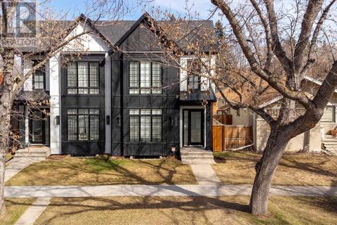 224 8 Avenue Ne, House semidetached with 4 bedrooms, 3 bathrooms and 2 parking in Calgary AB | Card Image