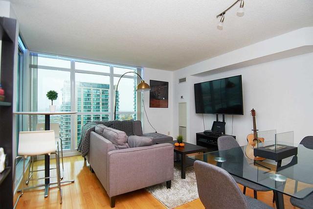 2010 - 235 Sherway Gardens Rd, Condo with 2 bedrooms, 2 bathrooms and 1 parking in Toronto ON | Image 9