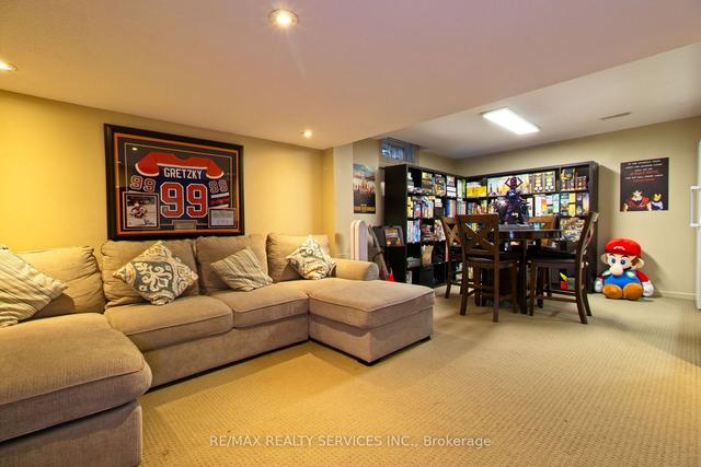 22 Longbourne Cres, House detached with 3 bedrooms, 2 bathrooms and 7 parking in Brampton ON | Image 25
