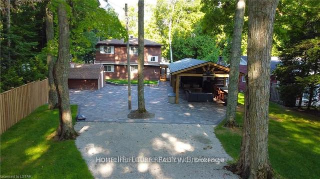 170 Francis Dr, House detached with 5 bedrooms, 2 bathrooms and 11 parking in Georgian Bluffs ON | Image 10