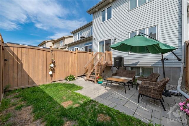 291 Macoun Circle, Townhouse with 3 bedrooms, 4 bathrooms and 2 parking in Ottawa ON | Image 30