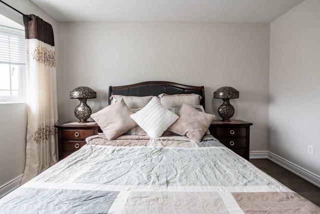 7018 Guildhall Crt, House semidetached with 3 bedrooms, 4 bathrooms and 3 parking in Mississauga ON | Image 7
