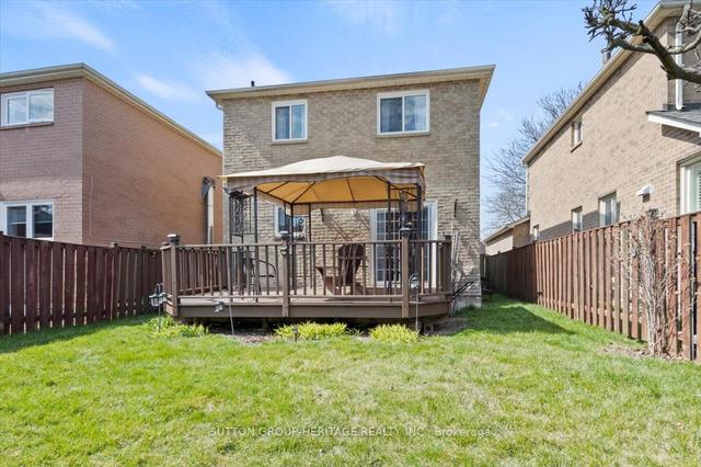 36 Fisher Cres, House detached with 2 bedrooms, 1 bathrooms and 3 parking in Ajax ON | Image 19