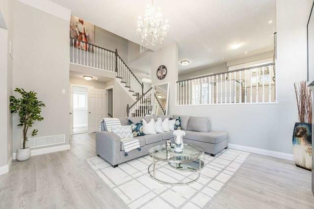 229 Sunny Meadow Crt, House detached with 4 bedrooms, 4 bathrooms and 4 parking in Kitchener ON | Image 13
