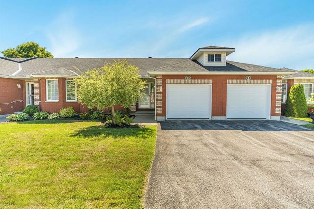 #2-90 Thompsons Rd, Townhouse with 2 bedrooms, 2 bathrooms and 2 parking in Penetanguishene ON | Image 1