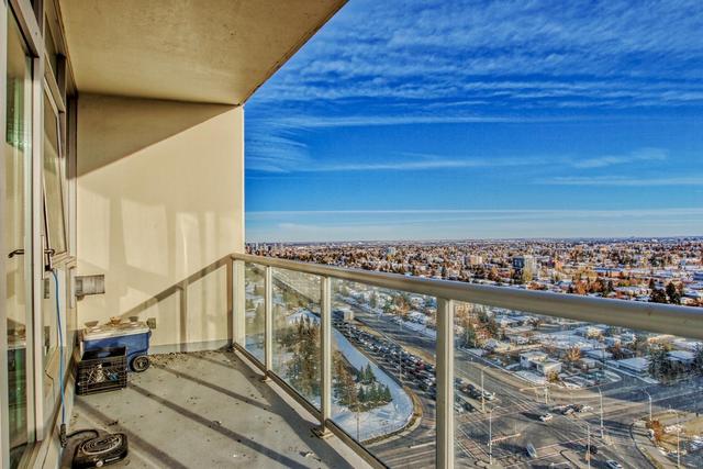 2203 - 77 Spruce Place Sw, Condo with 2 bedrooms, 2 bathrooms and 1 parking in Calgary AB | Image 30