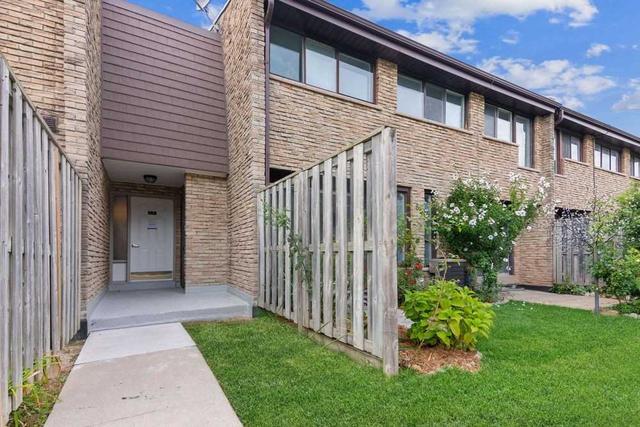 84 - 2605 Woodchester Dr, Townhouse with 3 bedrooms, 3 bathrooms and 2 parking in Mississauga ON | Image 1