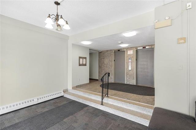 401 - 1950 Main Street W, Condo with 2 bedrooms, 1 bathrooms and null parking in Hamilton ON | Image 6