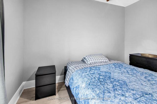 660 Dundas St W, House attached with 2 bedrooms, 2 bathrooms and 2 parking in Toronto ON | Image 16