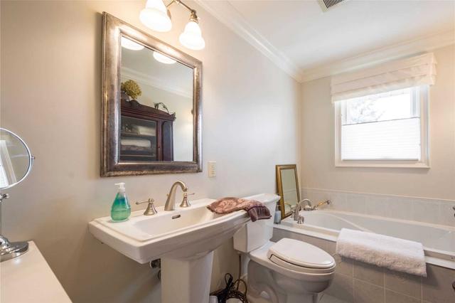 23 Brook Rd S, House detached with 2 bedrooms, 3 bathrooms and 6 parking in Cobourg ON | Image 13