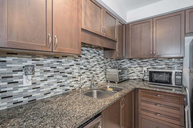 34 Arlington Cres, Townhouse with 3 bedrooms, 3 bathrooms and 2 parking in Guelph ON | Image 12
