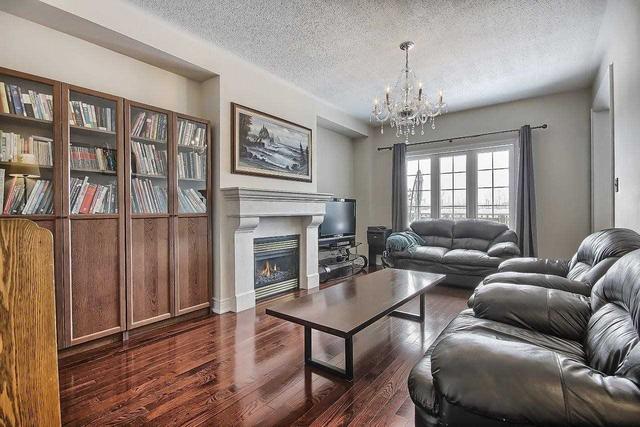 109 Lady Karen Cres, House detached with 4 bedrooms, 5 bathrooms and 6 parking in Vaughan ON | Image 3