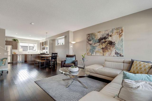 14 Evansborough Crescent Nw, House detached with 3 bedrooms, 2 bathrooms and 2 parking in Calgary AB | Image 5