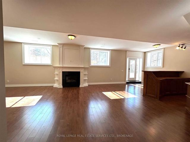 2b Carluke Cres, House detached with 5 bedrooms, 5 bathrooms and 6 parking in Toronto ON | Image 24