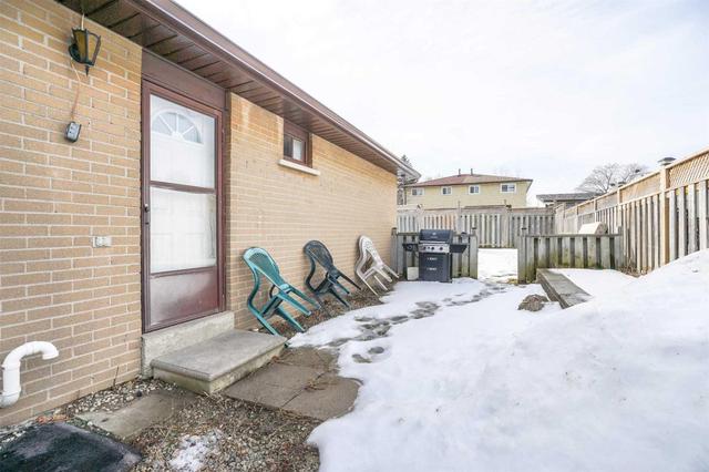 182 Archdekin Dr, House detached with 3 bedrooms, 2 bathrooms and 5 parking in Brampton ON | Image 17