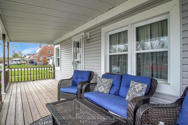 611 Garden St, House detached with 2 bedrooms, 1 bathrooms and 4 parking in Cambridge ON | Image 32