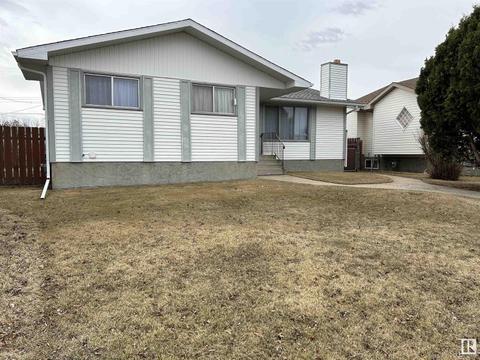 5032 51 Av, House detached with 5 bedrooms, 2 bathrooms and null parking in Redwater AB | Card Image