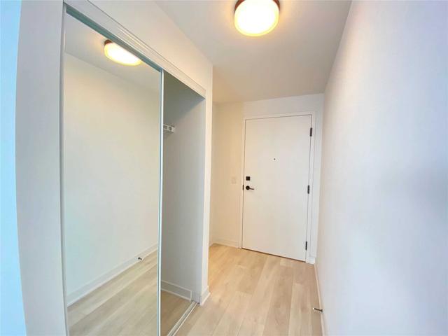 s808 - 180 Mill St, Condo with 3 bedrooms, 2 bathrooms and 1 parking in Toronto ON | Image 17