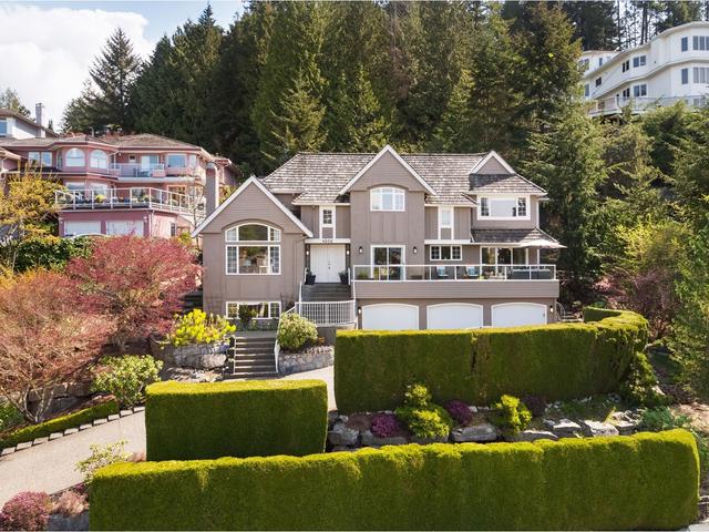 4808 Northwood Drive, House detached with 6 bedrooms, 5 bathrooms and null parking in West Vancouver BC | Card Image