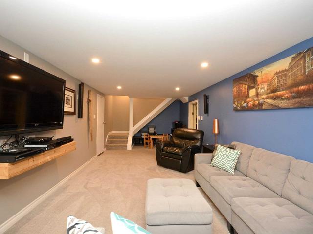 18 Ladore Dr, House detached with 4 bedrooms, 2 bathrooms and 6 parking in Brampton ON | Image 14