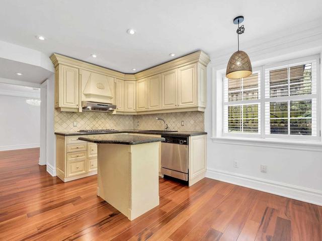 20 Relmar Rd, Townhouse with 3 bedrooms, 3 bathrooms and 1 parking in Toronto ON | Image 5